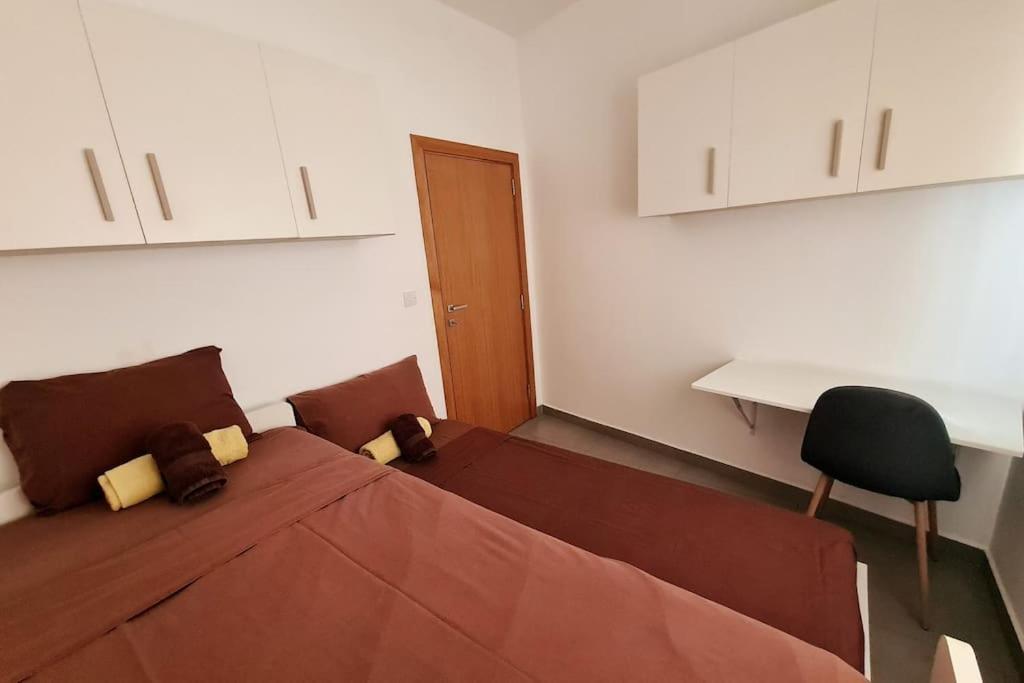 Cozy Inside.City & Beach Outside Apartment Слима Екстериор снимка
